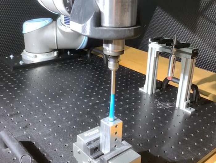 鋁鑄件自動換刀去毛刺(視頻)